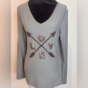 No Boundaries Gray LOVE Graphic Long Sleeve Tee (Jrs L 11/13)